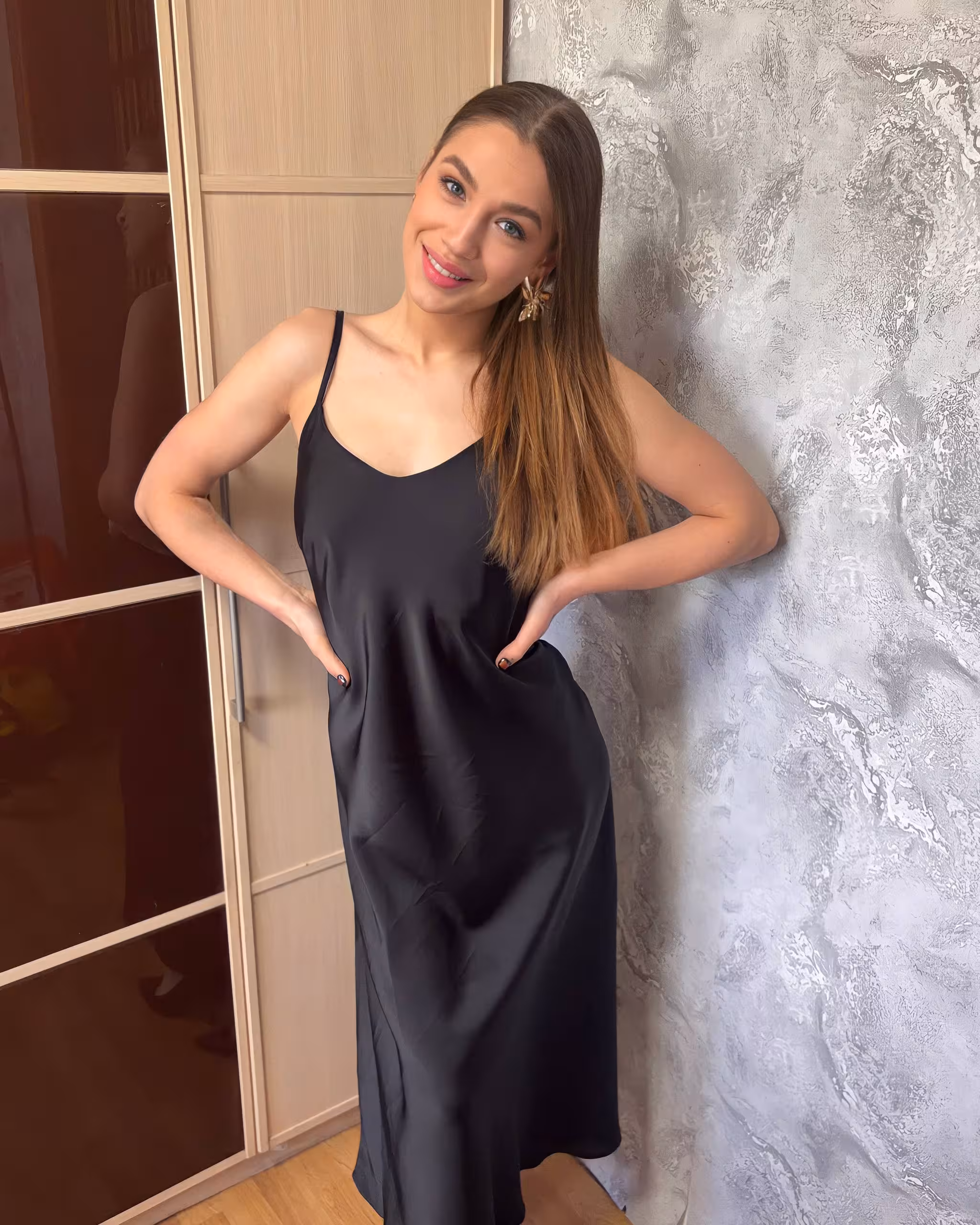 See Lady's Profile