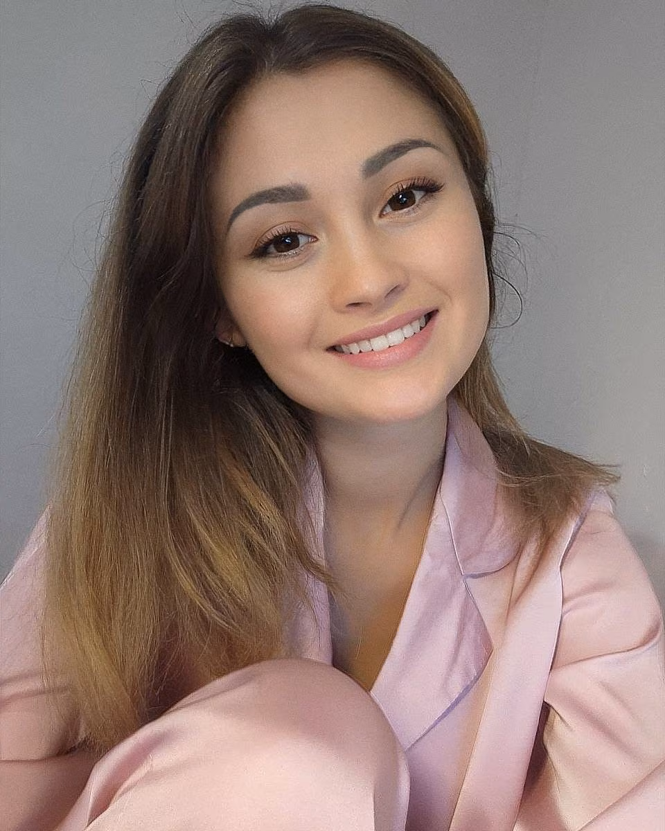 See Lady's Profile