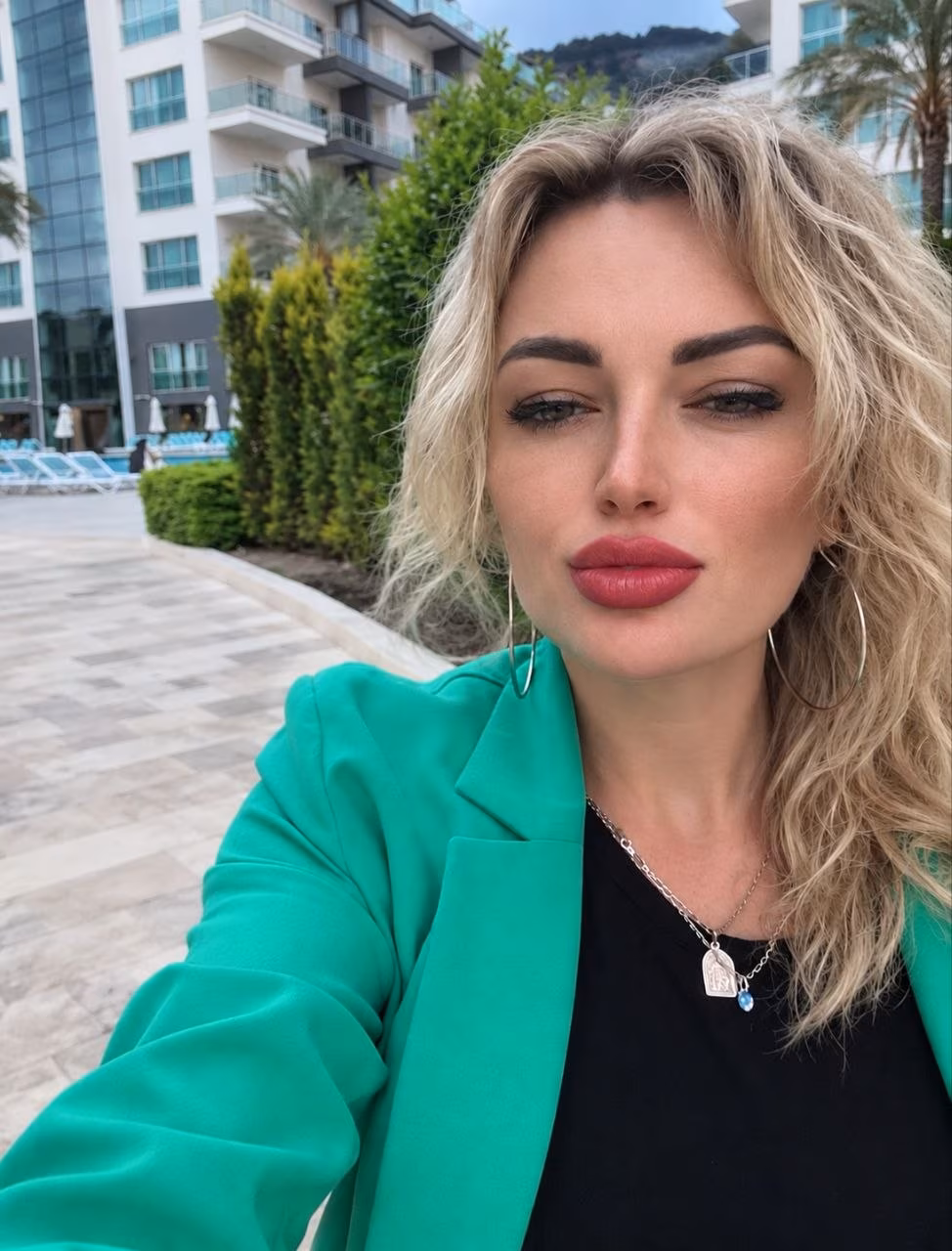 Visit Lady's Profile