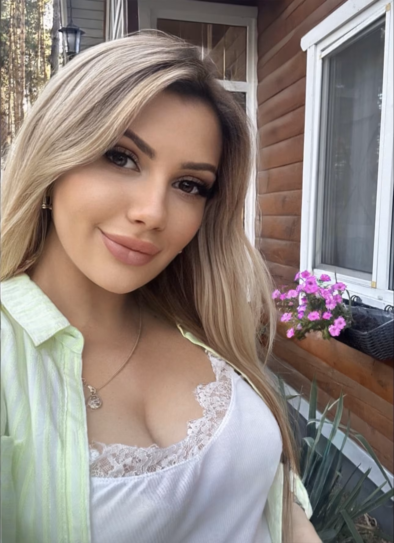See Lady's Profile